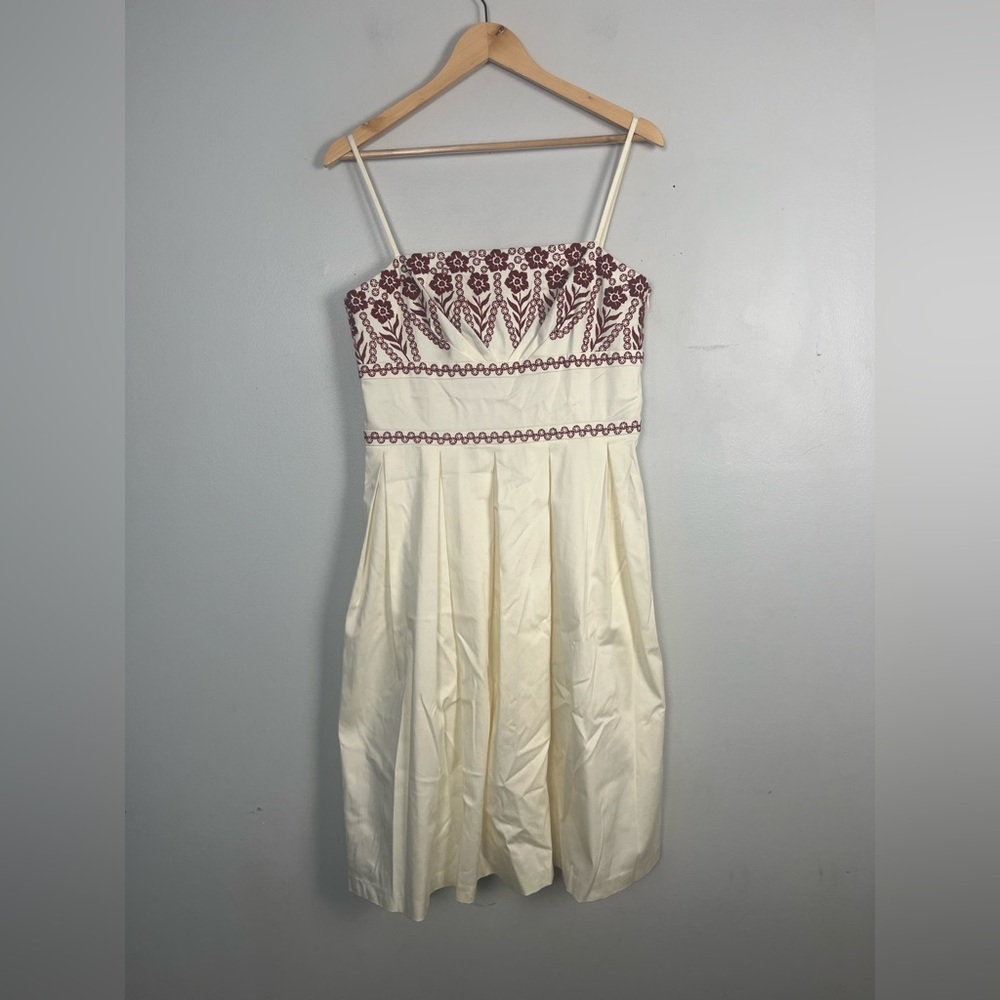 Ann Taylor Ivory Burgundy Red Embroidered Floral Box Pleat Sun Dress Size 8 New